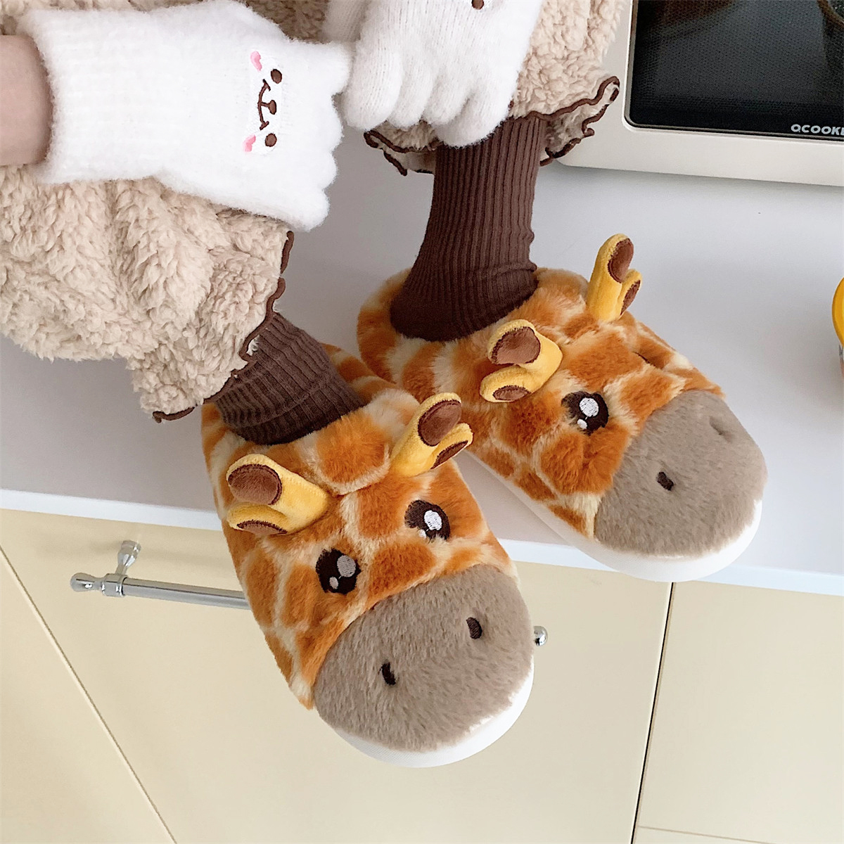 Slippers Fluffy Cartoon Giraffe Animal Slippers Antiskid Soft Plush Flats Home Shoes Plush Giraffe Slipper