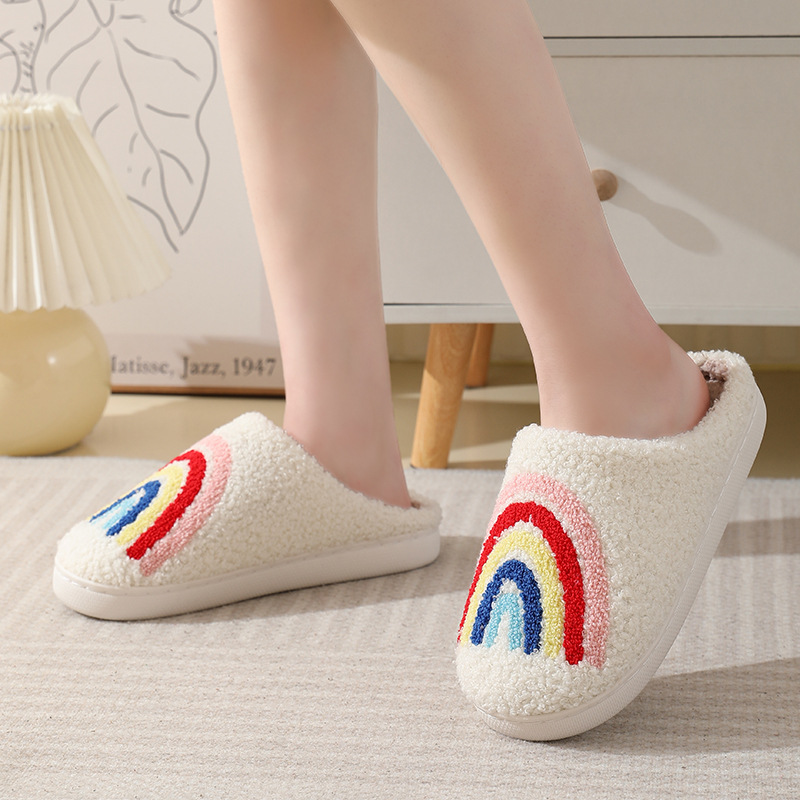 Customized LOGO Wholesale Cute Smile Face Pattern Smiley Slipper Large Size Ladies Winter Indoor Flat Warm House Slippers